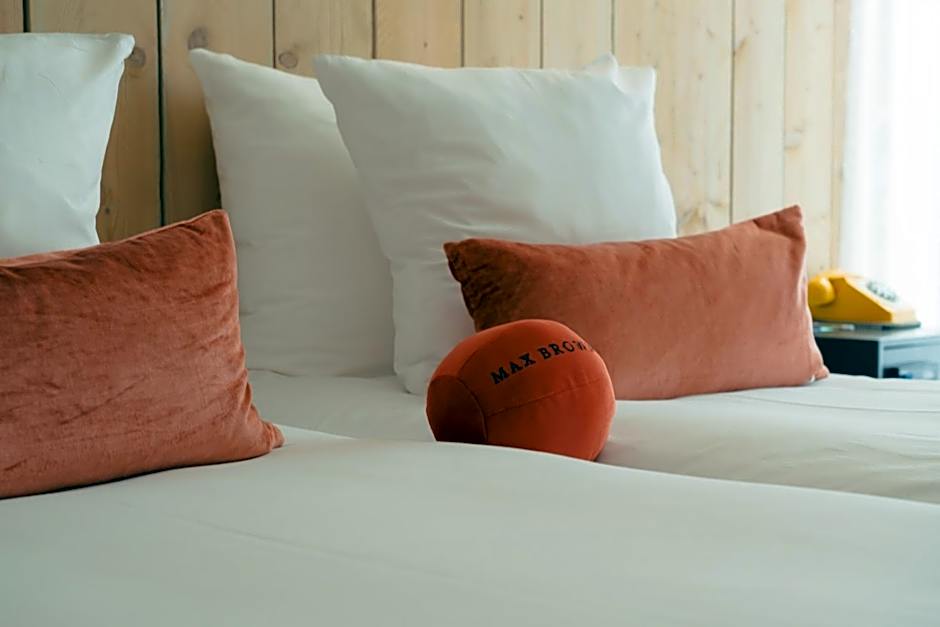 MAX BROWN HOTEL CANAL DISTRICT