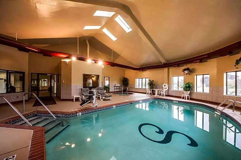 Sleep Inn And Suites Central / I-44