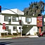 Manhattan Inn & Suites