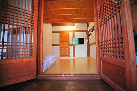 Korean-Style Duplex Studio