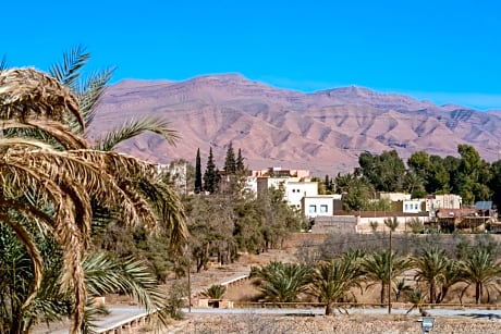 Premium Suite, King Size Bed, Garden View