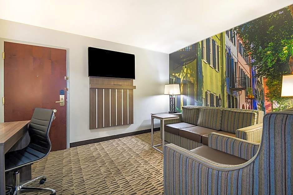 Clarion Pointe Charleston - West Ashley