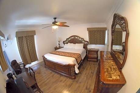 King Suite with Spa Bath