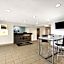 Days Inn & Suites by Wyndham Kansas City South