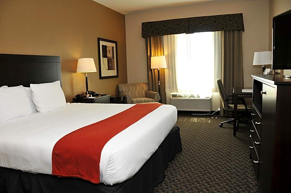 Holiday Inn Express & Suites Clinton By IHG