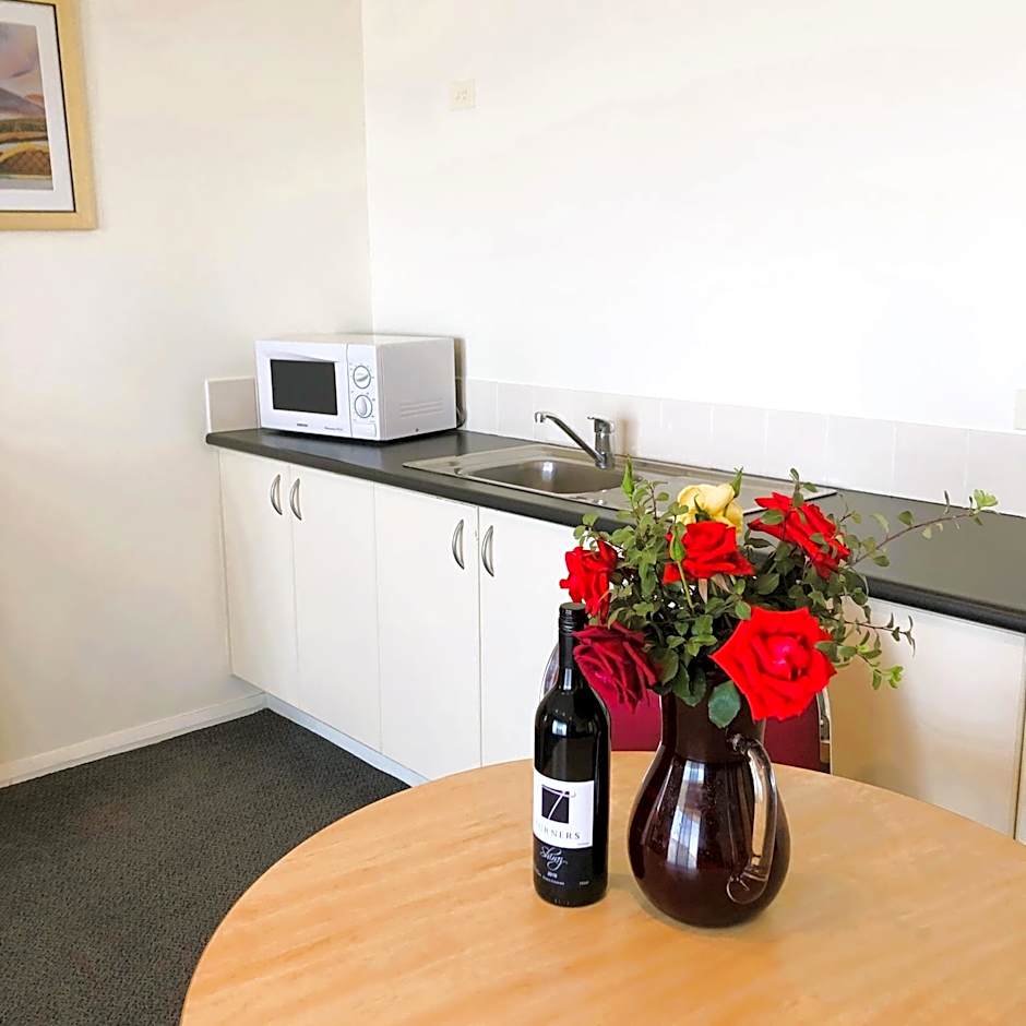 Turners Vineyard Motel