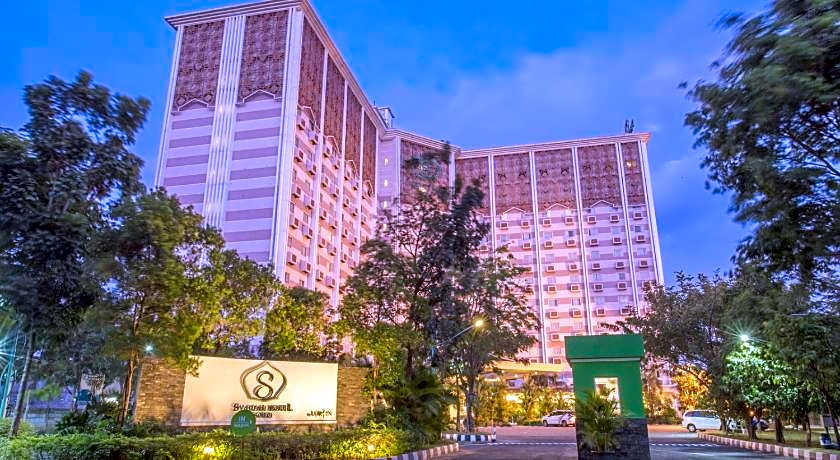 Lorin Syariah Solo Hotel