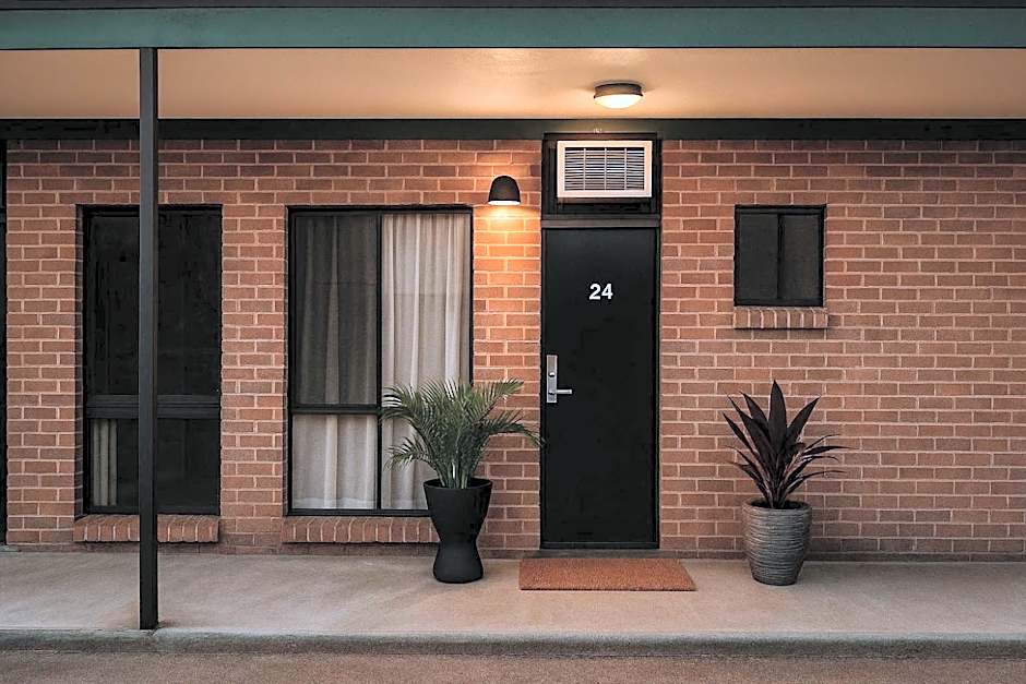 Campbelltown Colonial Motor Inn