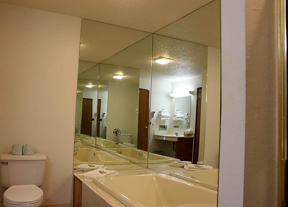 Motel 6-Saukville, WI