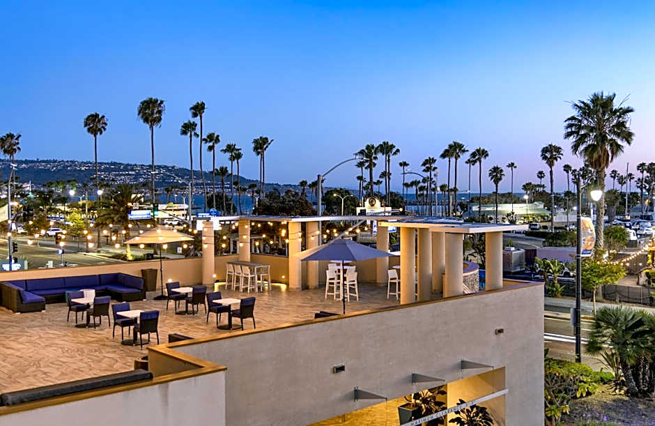 Redondo Beach Hotel, Tapestry Collection by Hilton