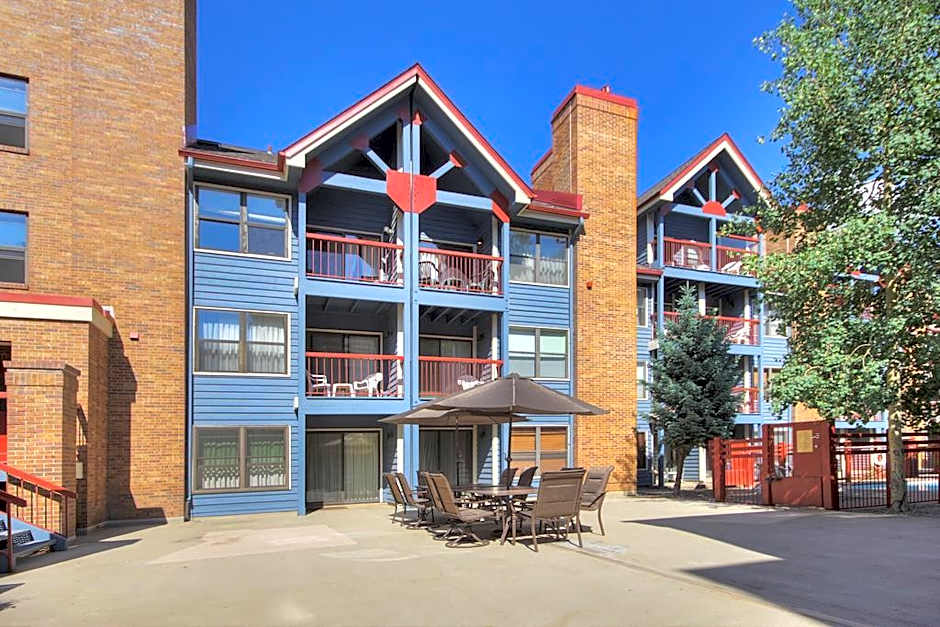 River Mountain Lodge