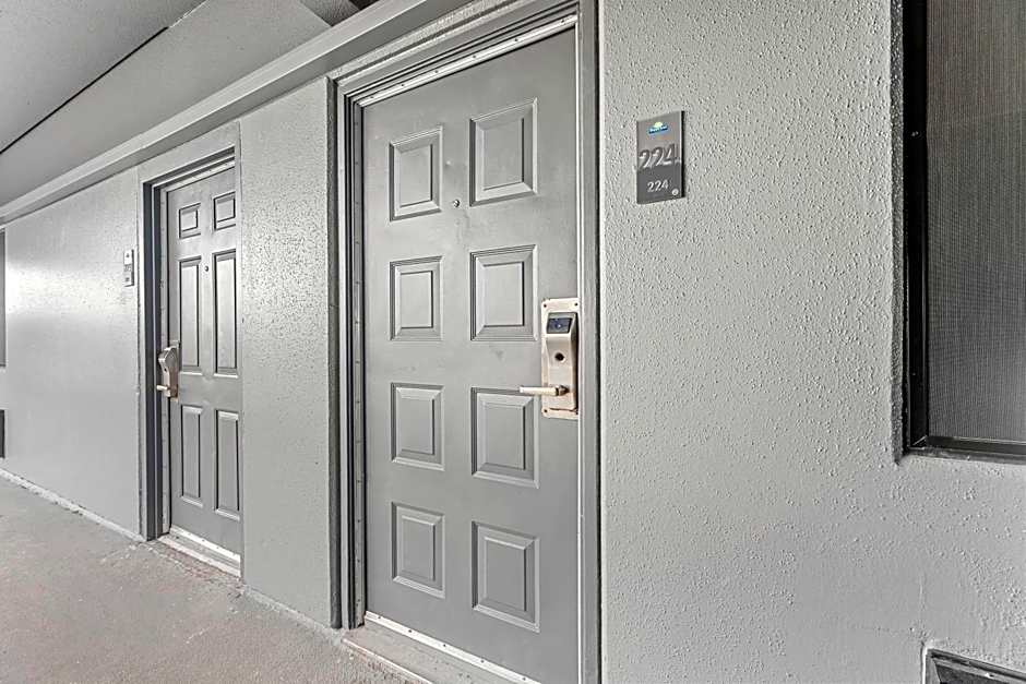 Days Inn & Suites by Wyndham Texas City - Galveston Area