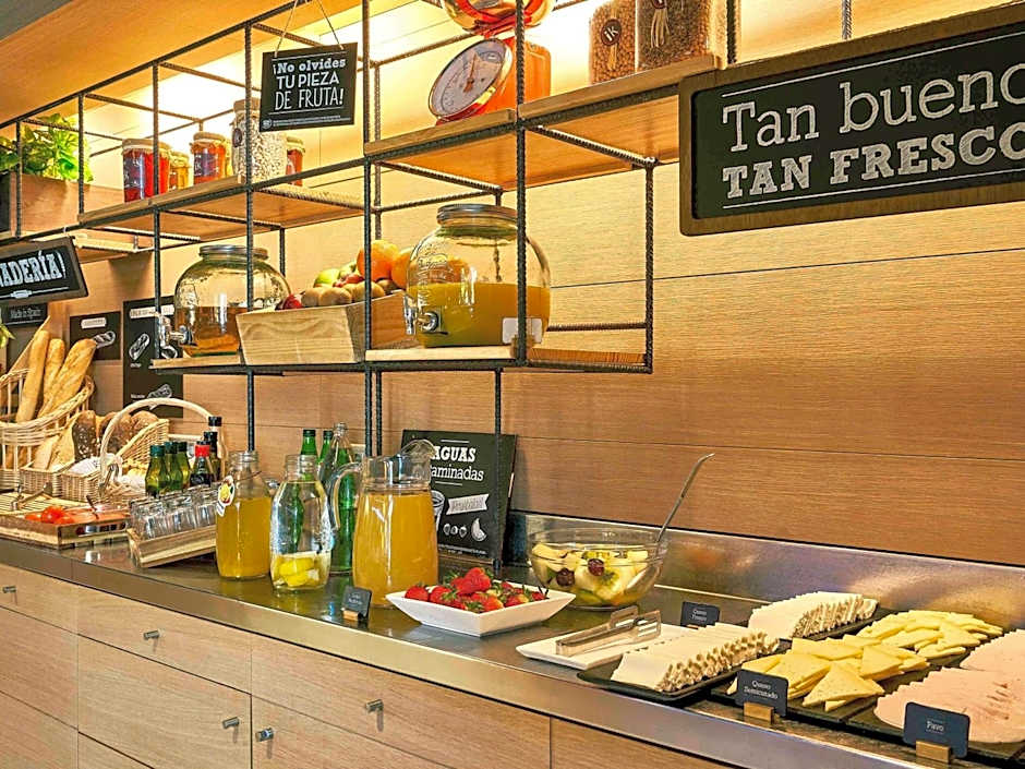 Ibis Barcelona Centro (Sagrada Familia)