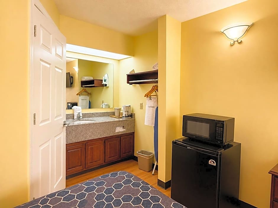 Jameson Inn - Perry