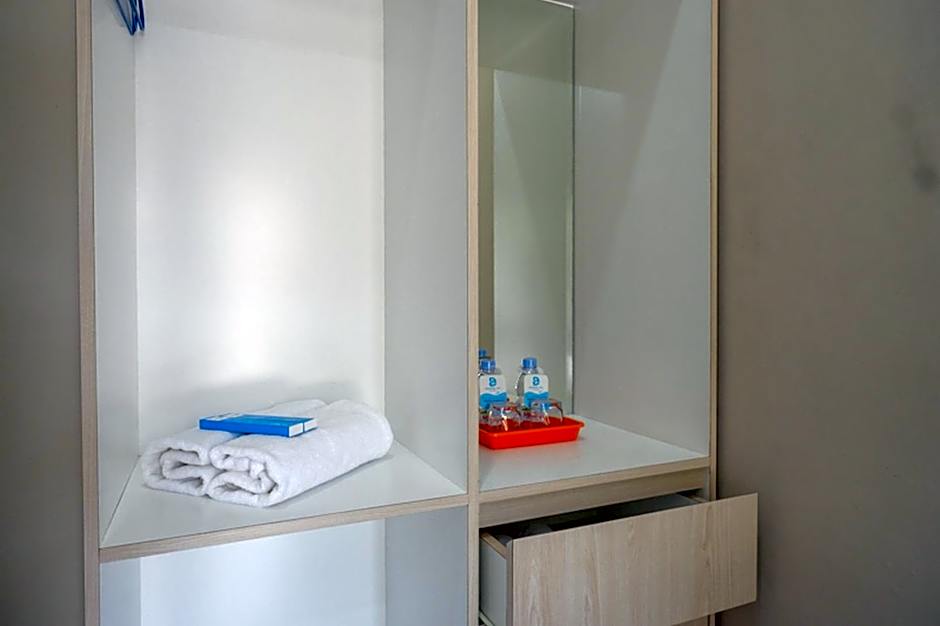 RedDoorz @ Jalan Majapahit Semarang