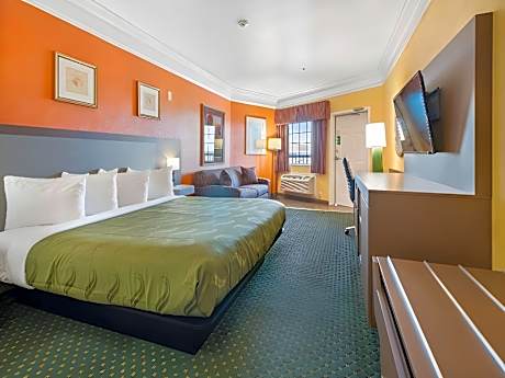 1 King Bed, Suite, No smoking, Accessible