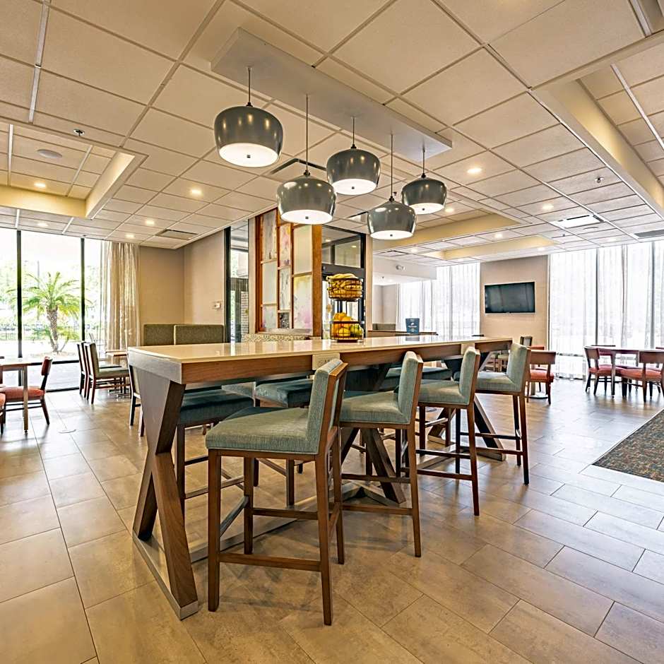 Hampton Inn By Hilton Gainesville