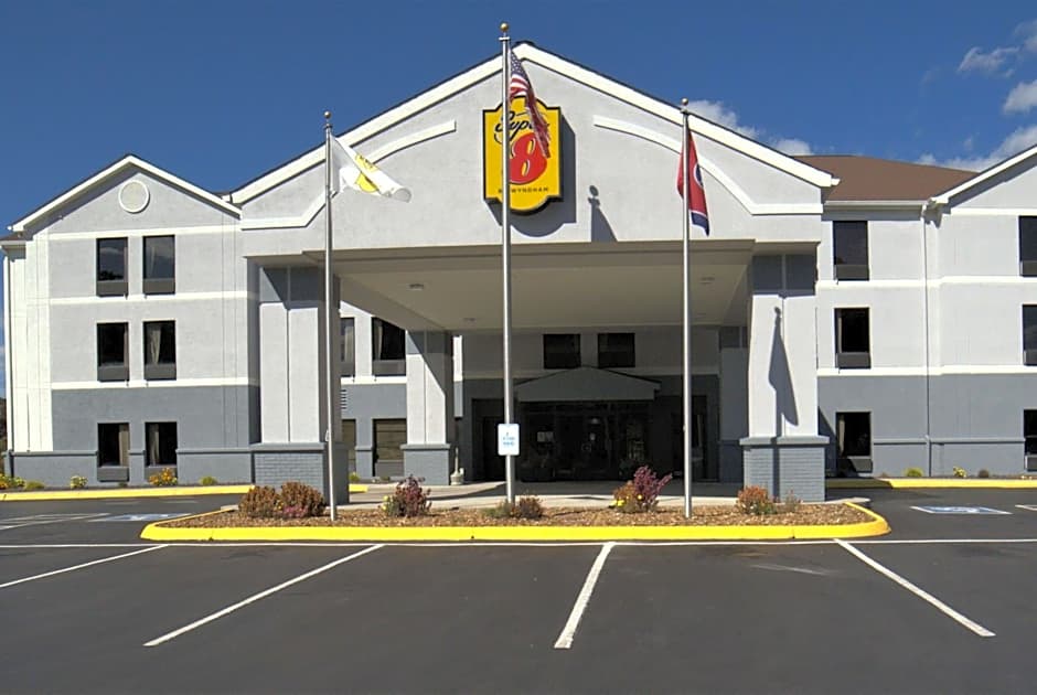 Super 8 by Wyndham Crossville TN