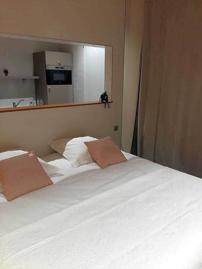 What Else Hotel