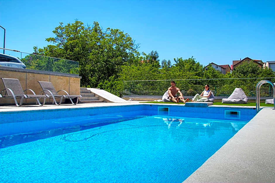 Panorama Deluxe Aparthotel