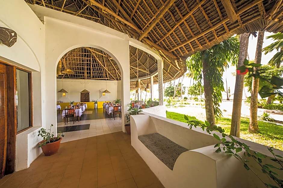 Antonio Beach Tree House Hotel & Spa