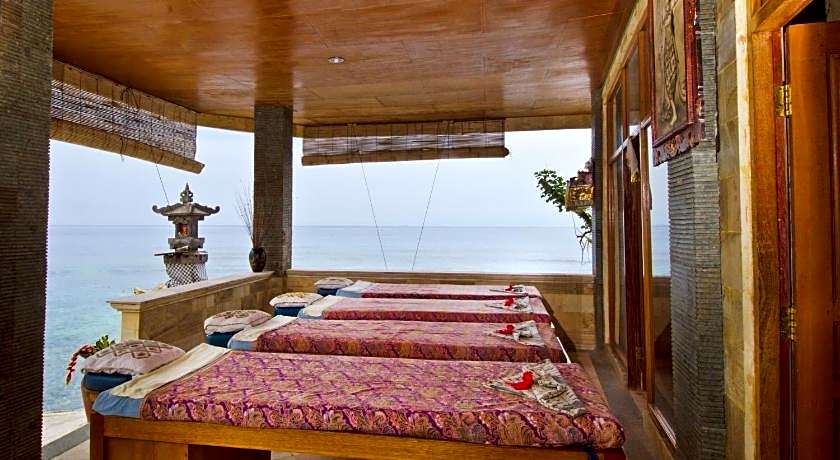 Mushroom Beach Bungalow