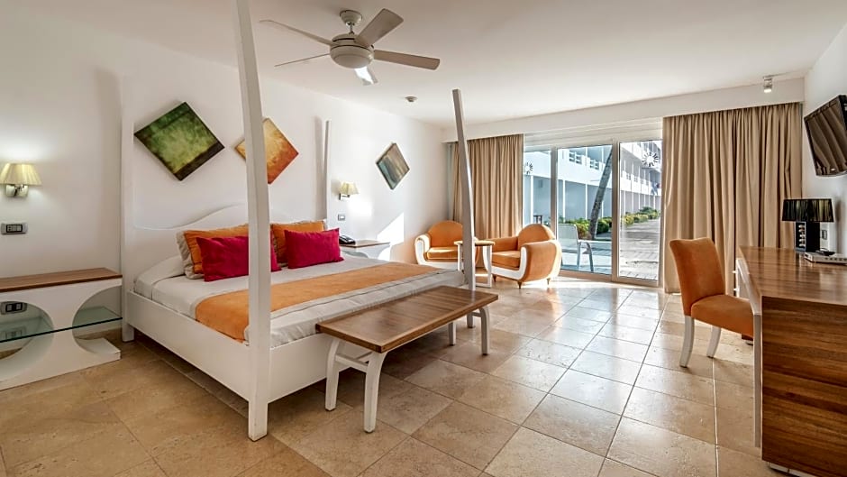 Photo 1 of 6 of Deluxe Room (1 adult + 1 chd)
