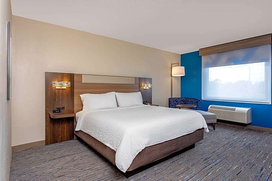Photo 1 of 4 of 1 King Bed Suite, Hearing Accessible, Bathtub