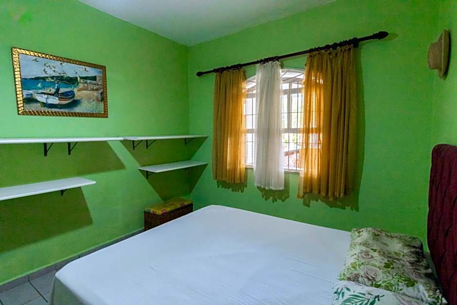 Casa com piscina prox a Praia em Peruibe SP