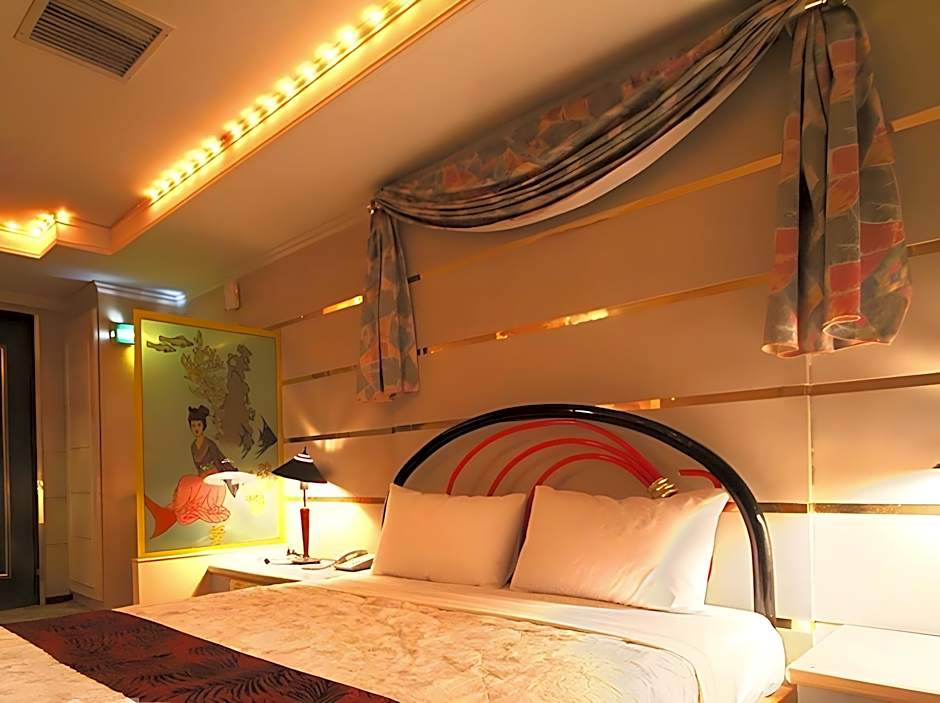 Broadway Hotel