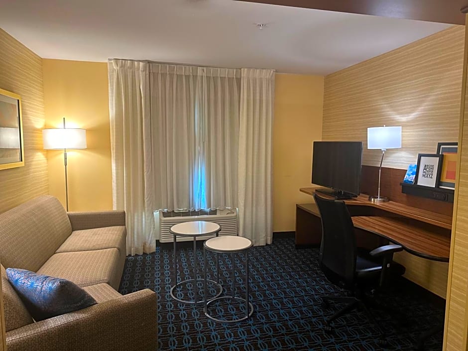 Fairfield Inn & Suites by Marriott Detroit Chesterfield