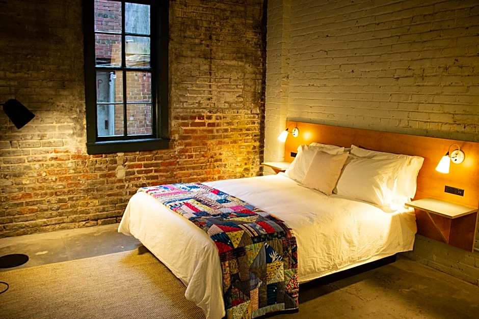 Travelers Hotel