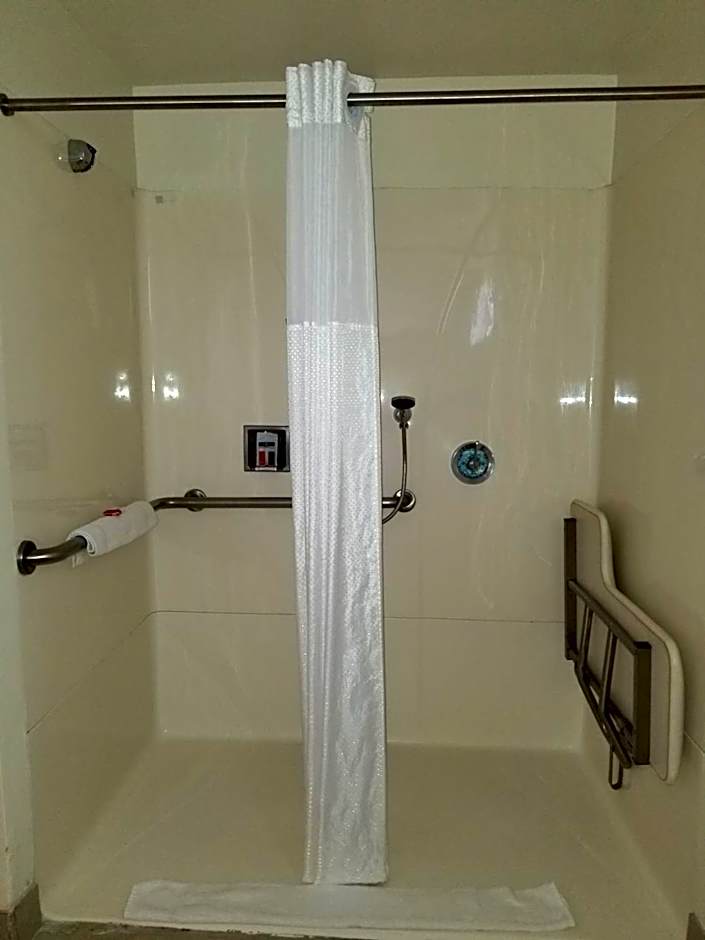 Super 8 by Wyndham Los Angeles-Culver City Area