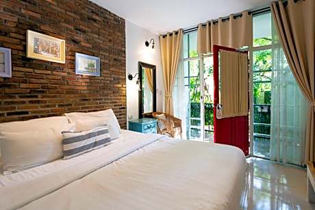 Deluxe Double Room with Balcony