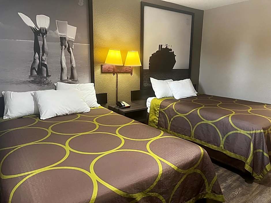 Super 8 by Wyndham La Marque TX/Texas City Area