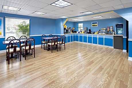 Days Inn by Wyndham Waycross