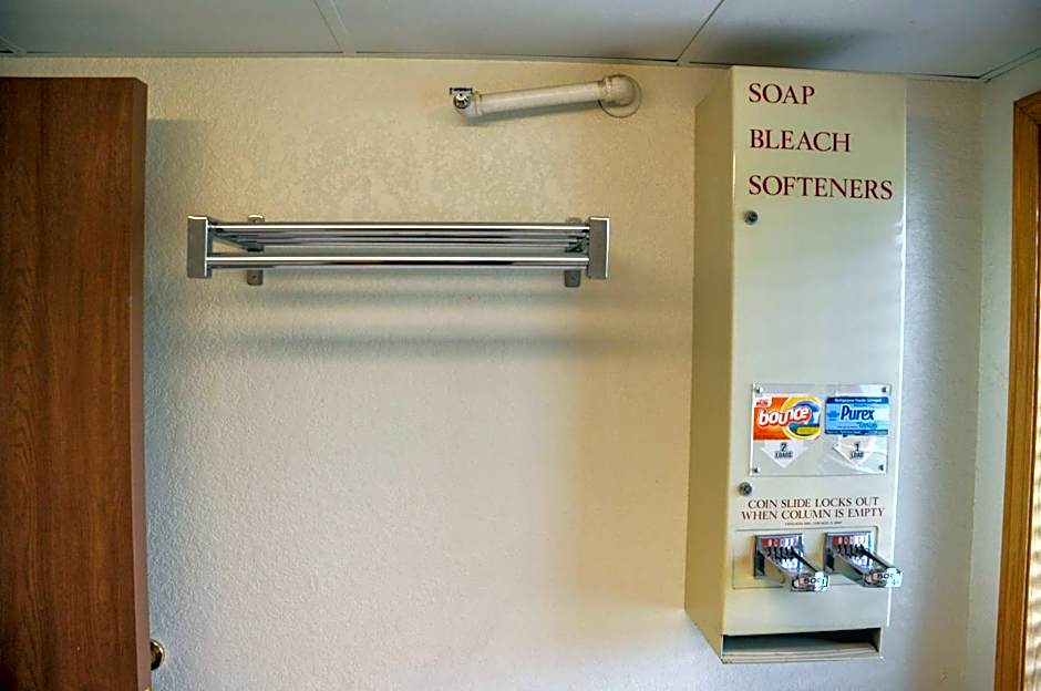 AmericInn by Wyndham Clear Lake