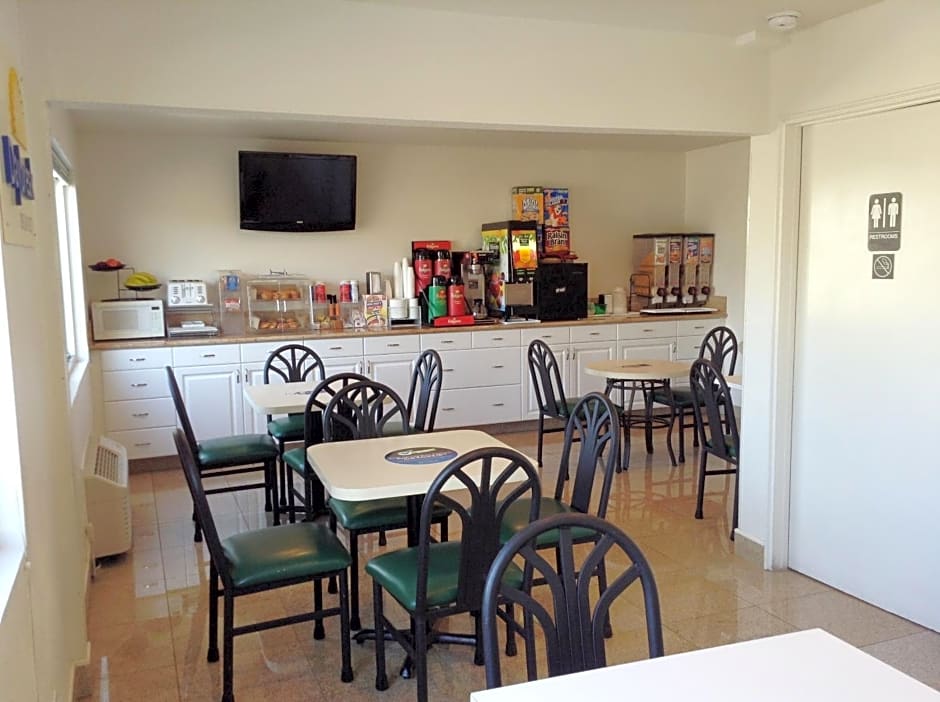 Days Inn by Wyndham Oceanside