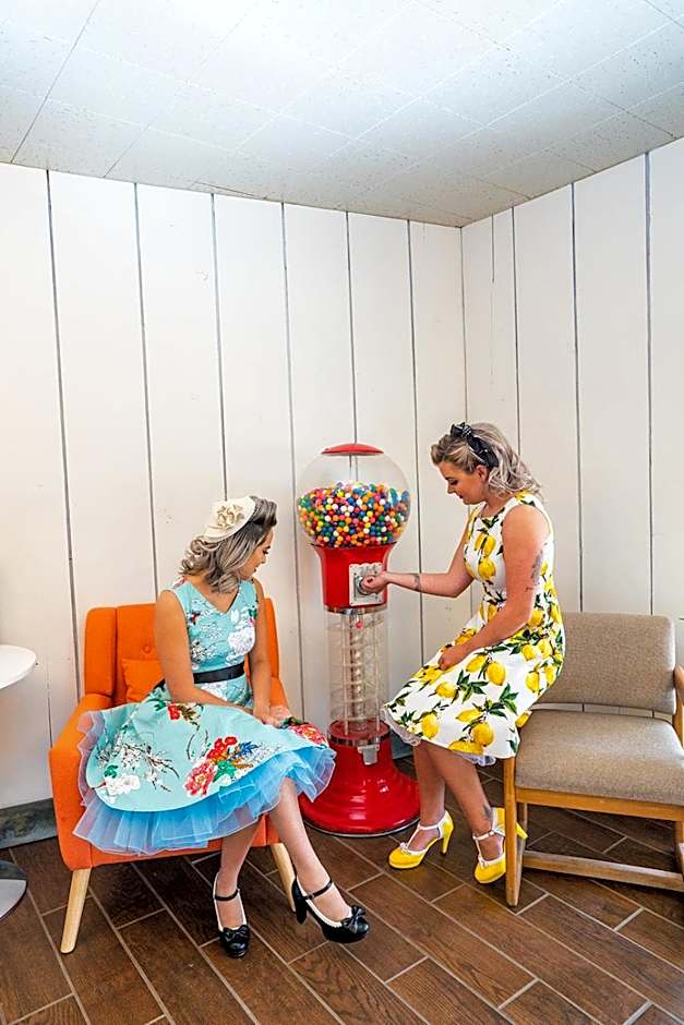 The Atomic Blue Motor-Inn