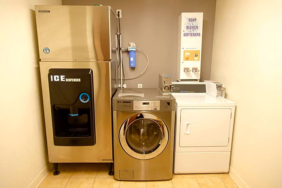 Holiday Inn Express Marshfield - Springfield Area By IHG