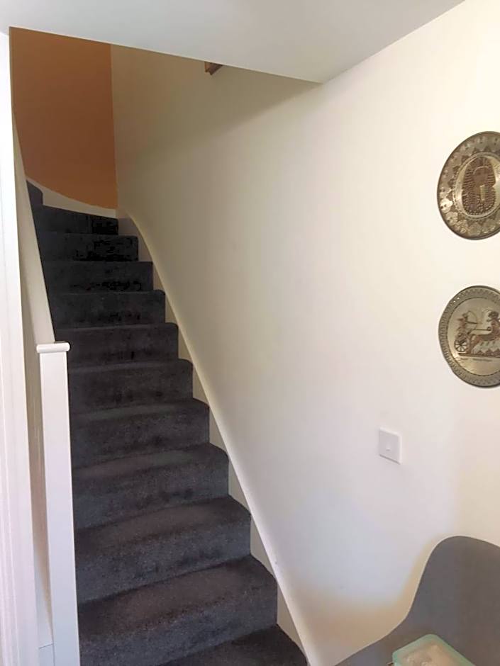 Cosy Stay in Walsall by Ideal Home