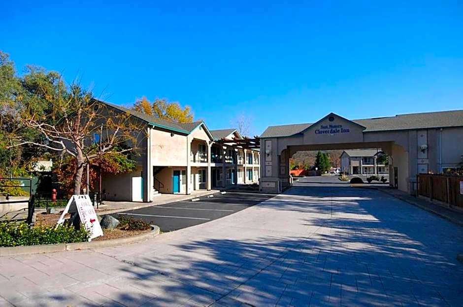 Cloverdale Wine Country Inn and Suites