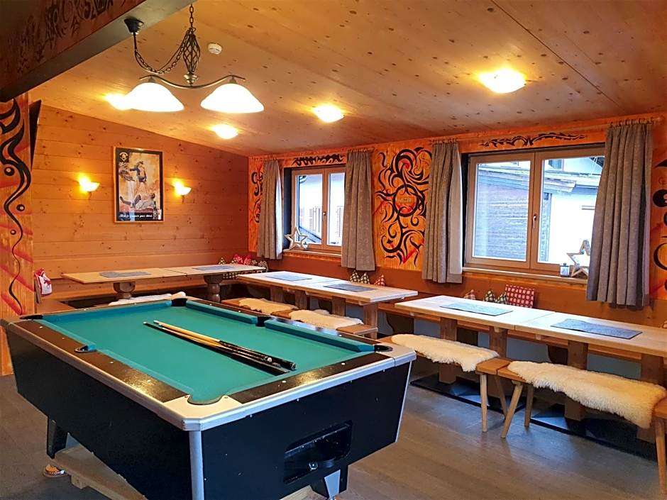 Alpking Hostel