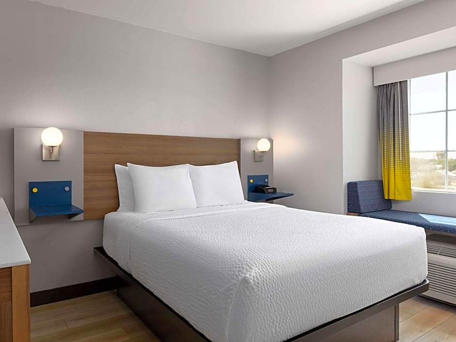 Microtel Inn & Suites By Wyndham Tracy