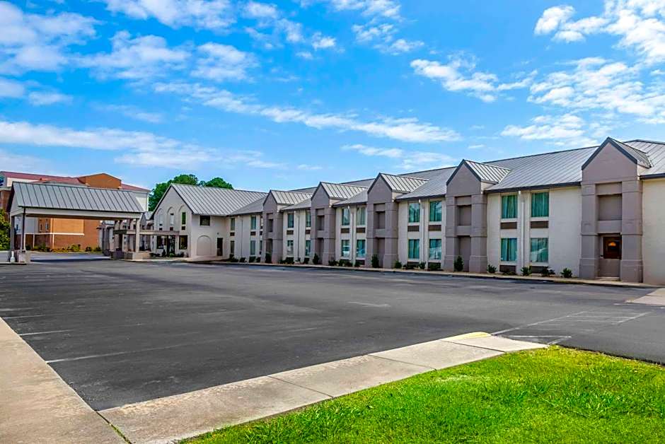 Comfort Inn Petersburg Fort Lee Area