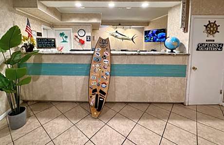 Hole Inn the Wall Hotel - Sunset Plaza - Fort Walton Beach