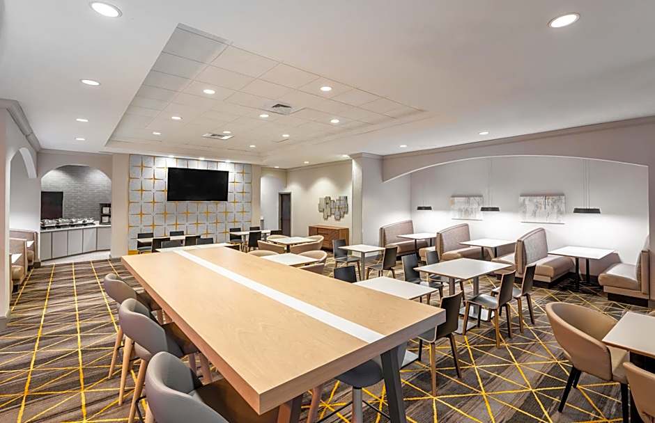 Holiday Inn Hotel & Suites Orange Park By IHG
