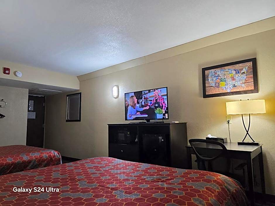 Econo Lodge Inn & Suites Mason City - Clear Lake