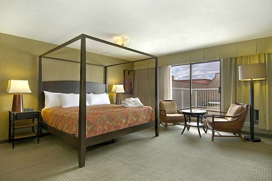 Ramada Hotel & Conference Center by Wyndham Kelowna