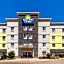 Days Inn & Suites by Wyndham Lubbock Medical Center
